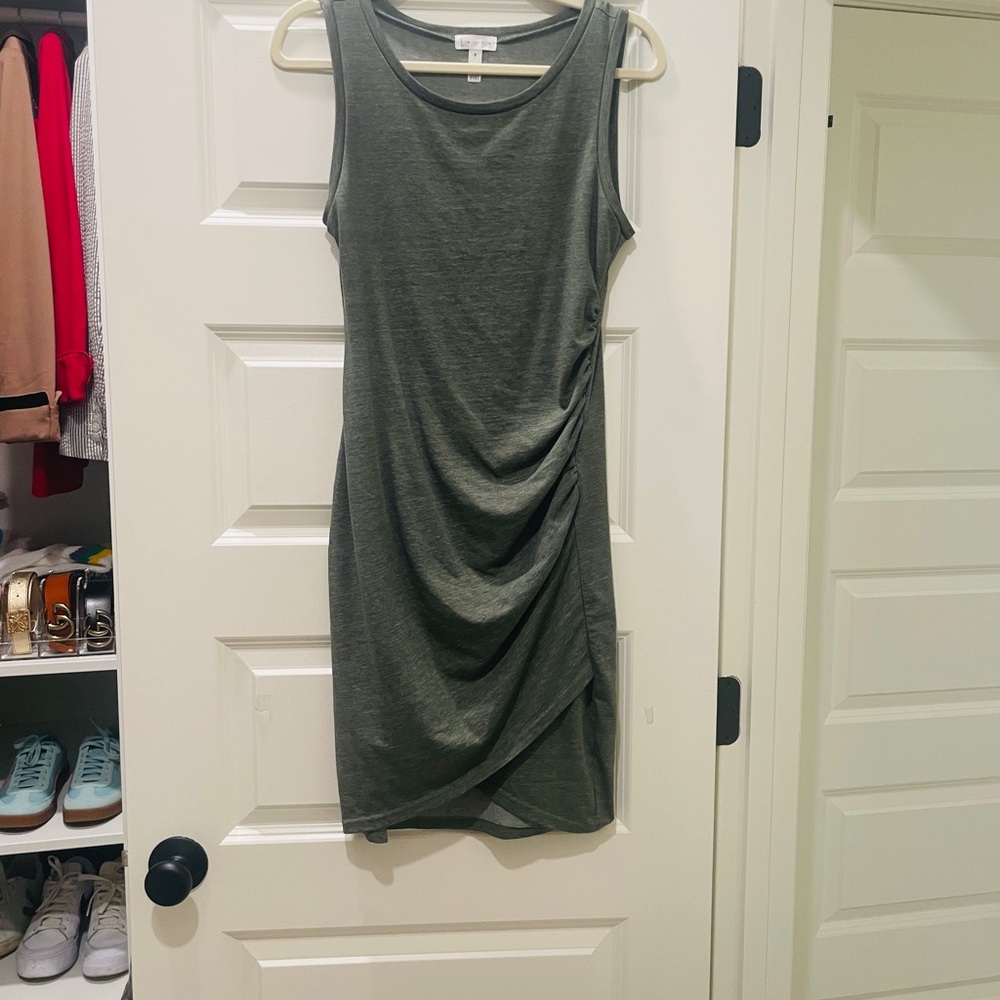 Leith Green Ruched Sheath Dress Crew Neck Midi